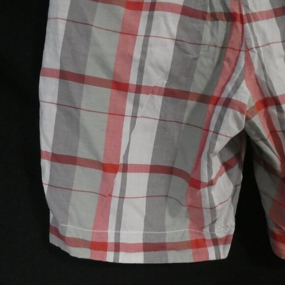Reversible Plaid Shorts | size 36 | Button and Zipper Closure | Pockets - Picture 11 of 16